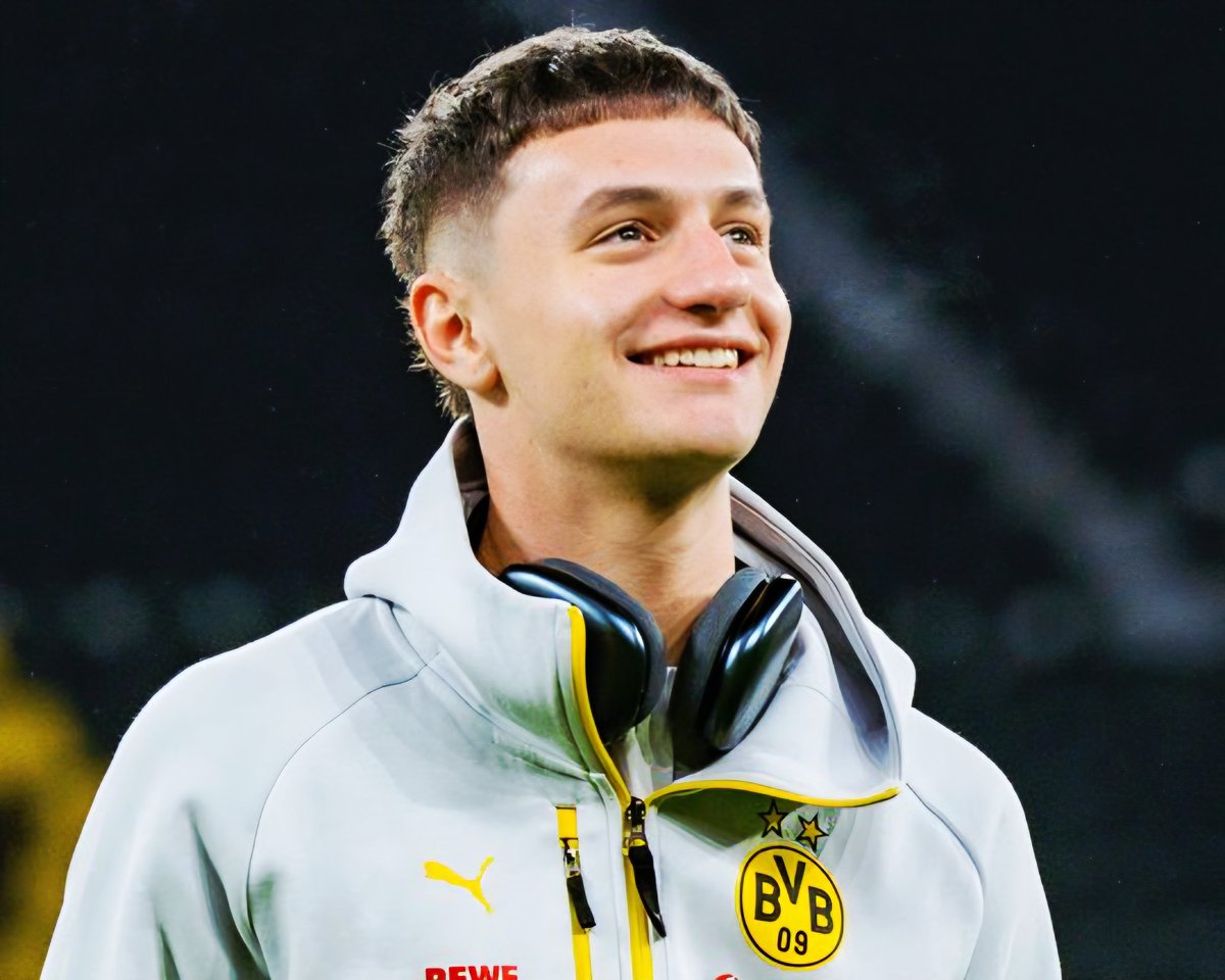 18y old Luca #Reggiani started #DortmundAtalanta tonight and held his own.  An U21 Italian international out of the Sassuolo youth.  They also have 20y old Filippo #Mané out of the Sampdoria youth.  Both not in #SerieA due to it's magnificent youth management. 🫩