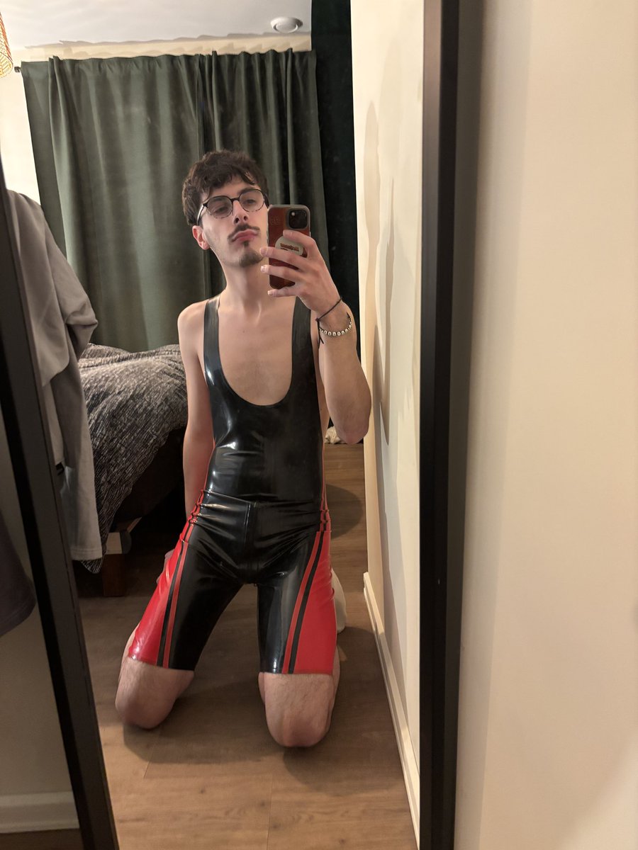 KinkyBEboy tweet media