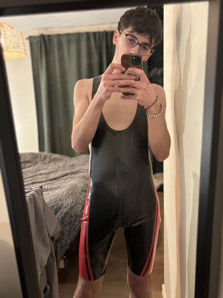 KinkyBEboy tweet media