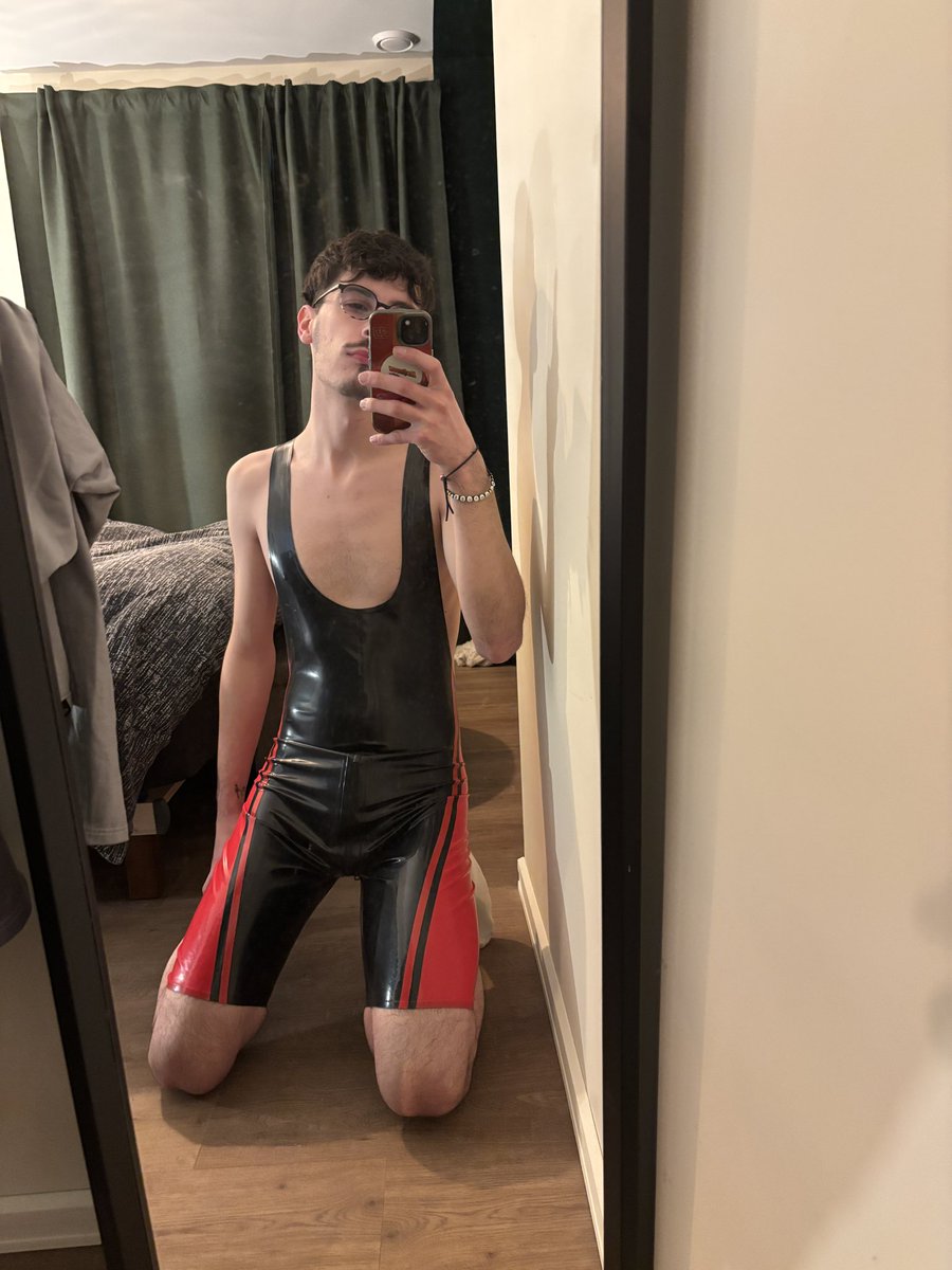 KinkyBEboy tweet media