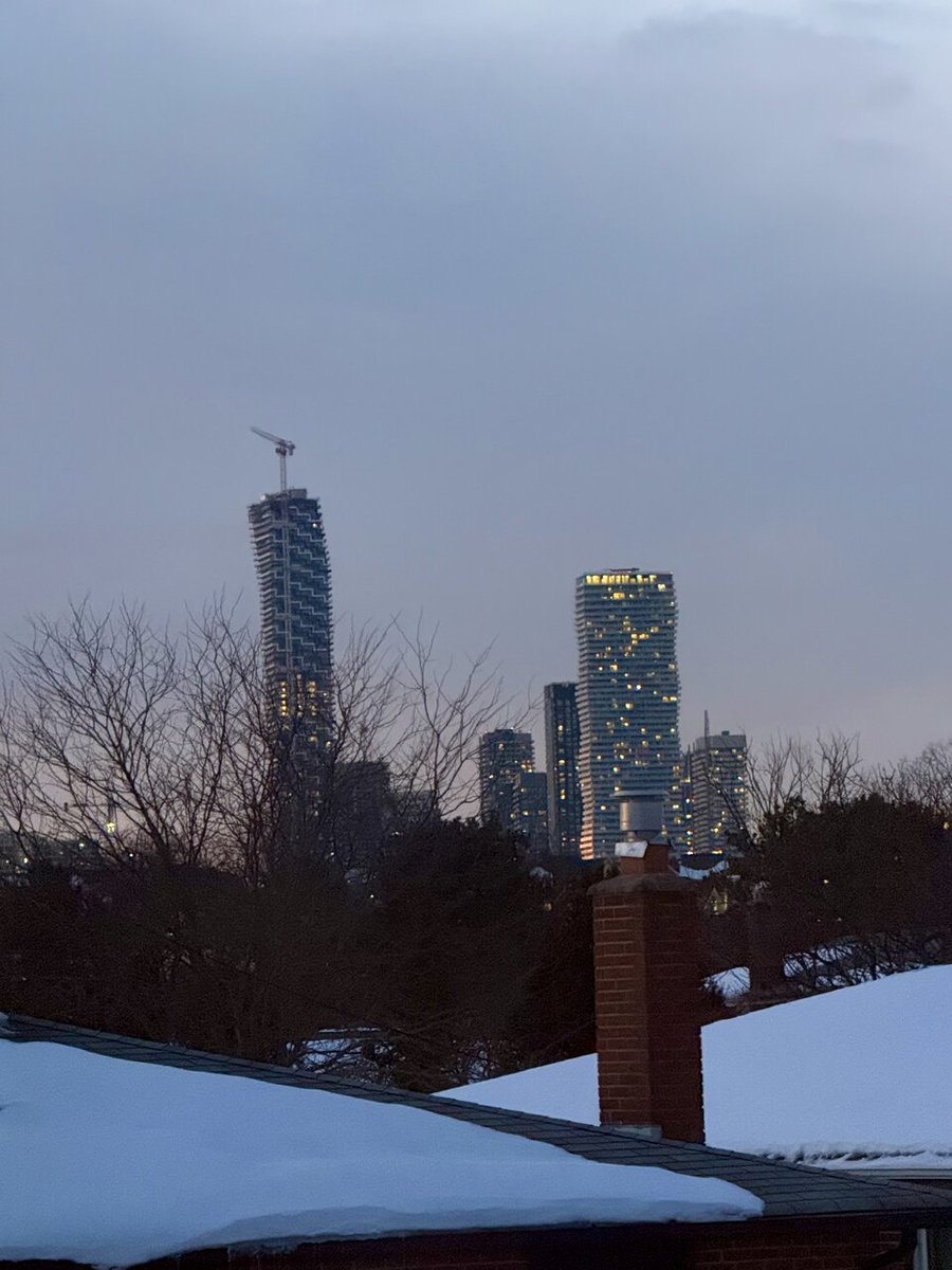 Urban_Toronto's tweet image. Finishing touches of exterior construction are underway at Mississauga's new tallest building, M3 at M City. The 260 metre tower is the tallest building in Canada located outside of Toronto. urbantoronto.ca/forum/threads/…

#Mississauga #construction #condos #skyline