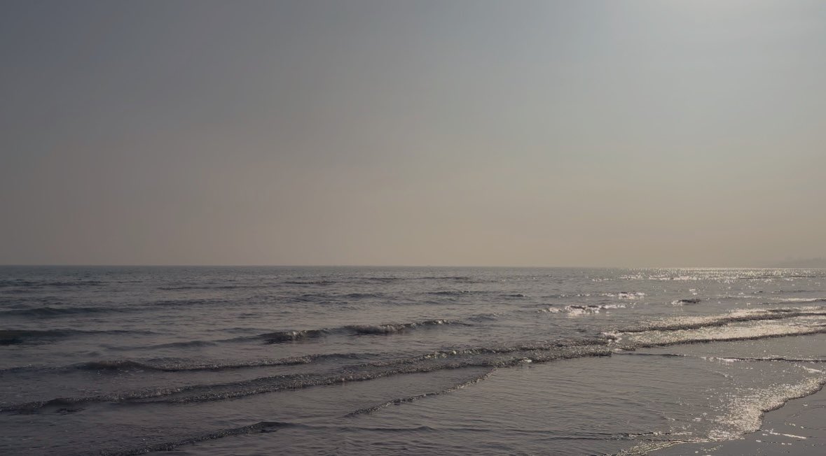 静静坐在这里就好想哭