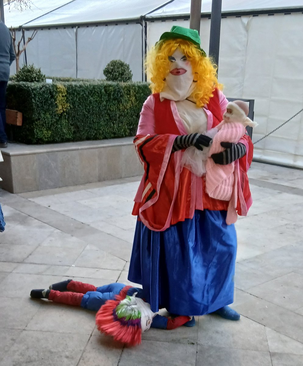 Oye <a href="/AlejandroSanz/">Alejandro Sanz</a> , allá allende los mares no serán ni las 7 de la tarde 💃🏻 disfruta bien del martes de carnaval q viene corto 😅