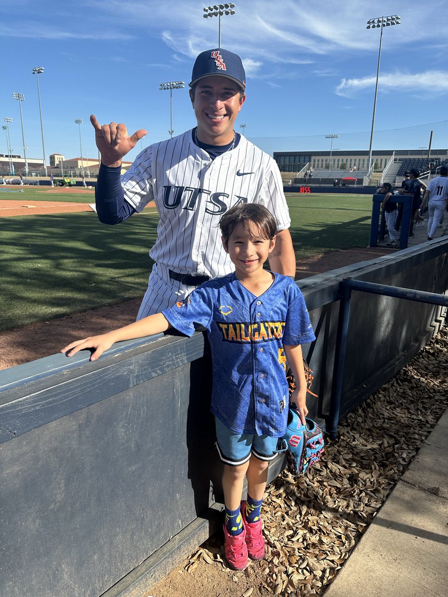 Zach Luevanos tweet media