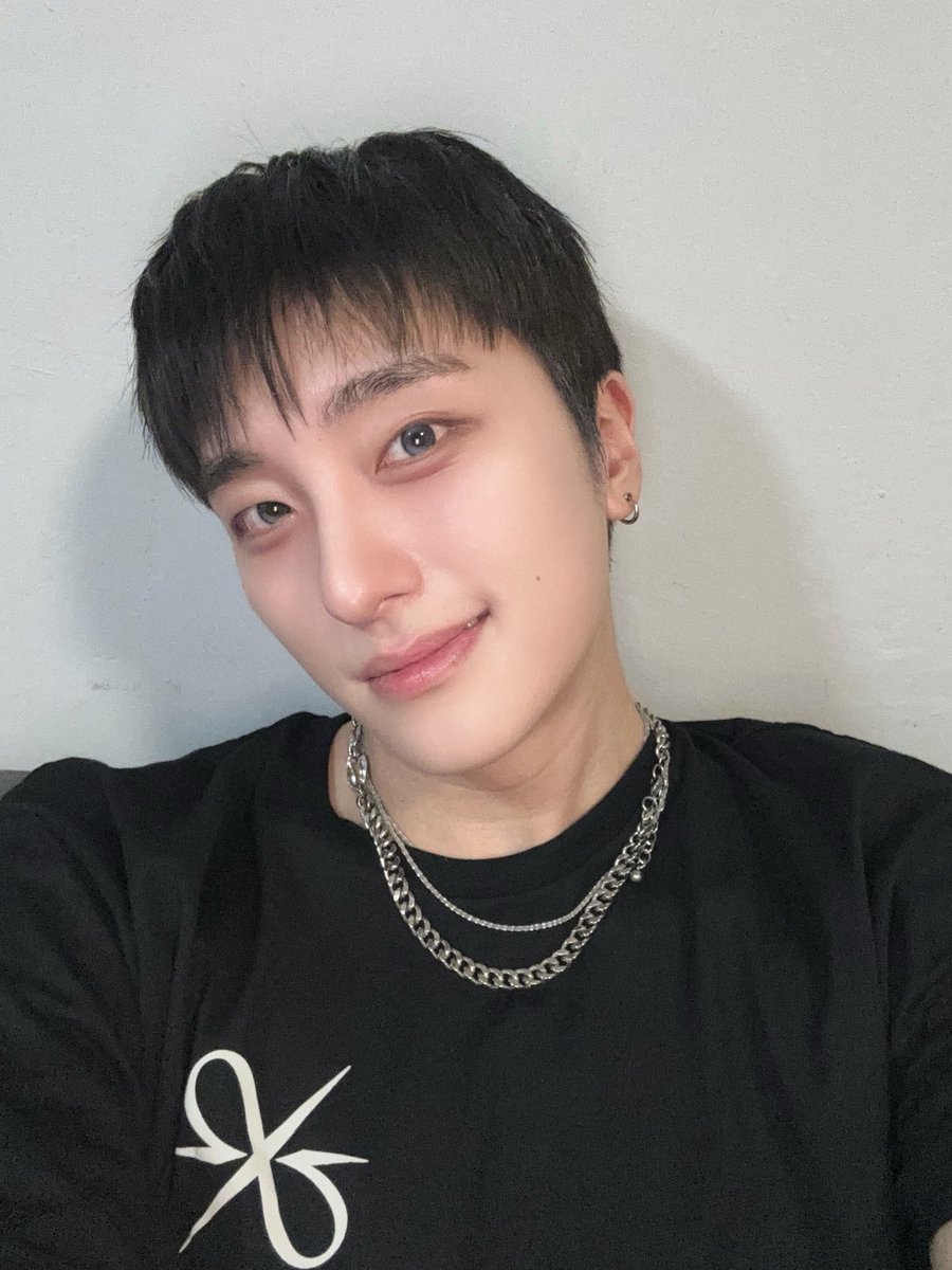 OmegaX_members's tweet photo. [#OX]

재미있었어 폴란드🇵🇱❤️

#OMEGA_X #오메가엑스
#세빈 #SEBIN https://t.co/mUibYbUzUf
