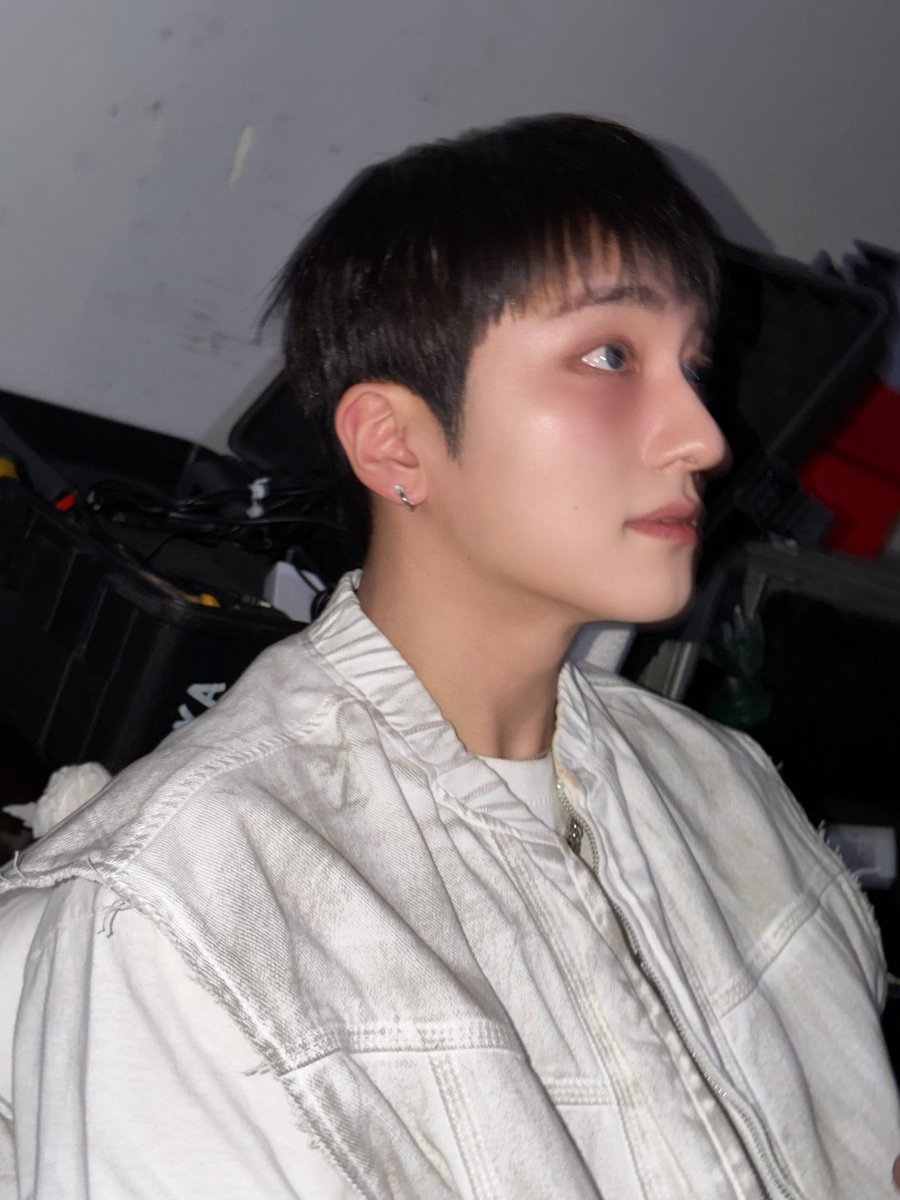 OmegaX_members's tweet photo. [#OX]

재미있었어 폴란드🇵🇱❤️

#OMEGA_X #오메가엑스
#세빈 #SEBIN https://t.co/mUibYbUzUf