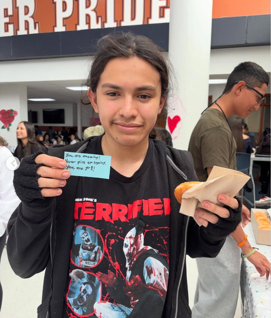 YsletaISD's tweet photo. Itโs Random Acts of Kindness Day! Riverside HS StuCo is spreading kindness all around for the Rangers. #RandomActsOfKindnessDay #KindnessMatters https://t.co/rodBdVESKN