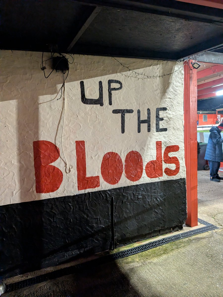 FT: Saffron Walden 1-1 Ilford - painfully bad 1st half, hilariously entertaining 2nd. Absolutely freezing throughout.