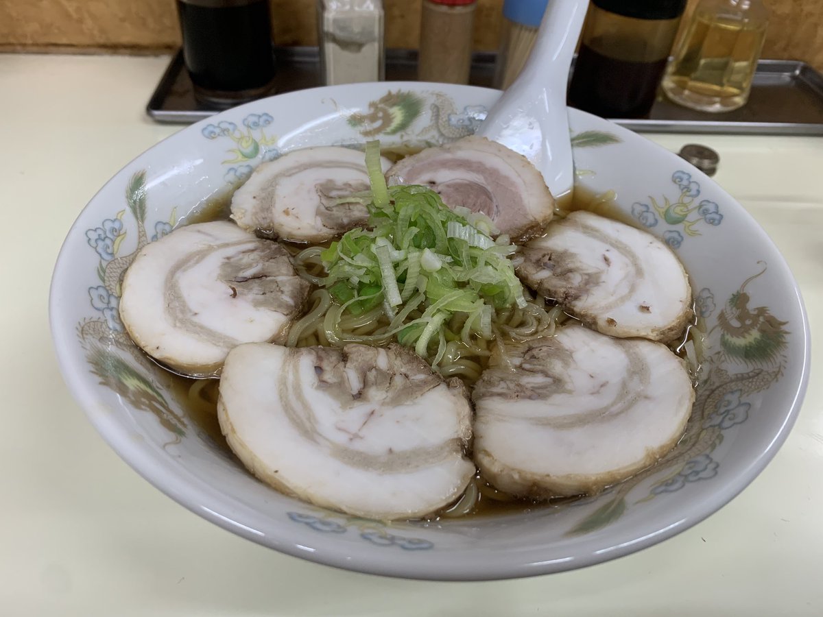 ここ数年で1番美味かったラーメンは、ぜんぜん有名じゃない町中華の、850円のチャーシュー麺だったという事実。