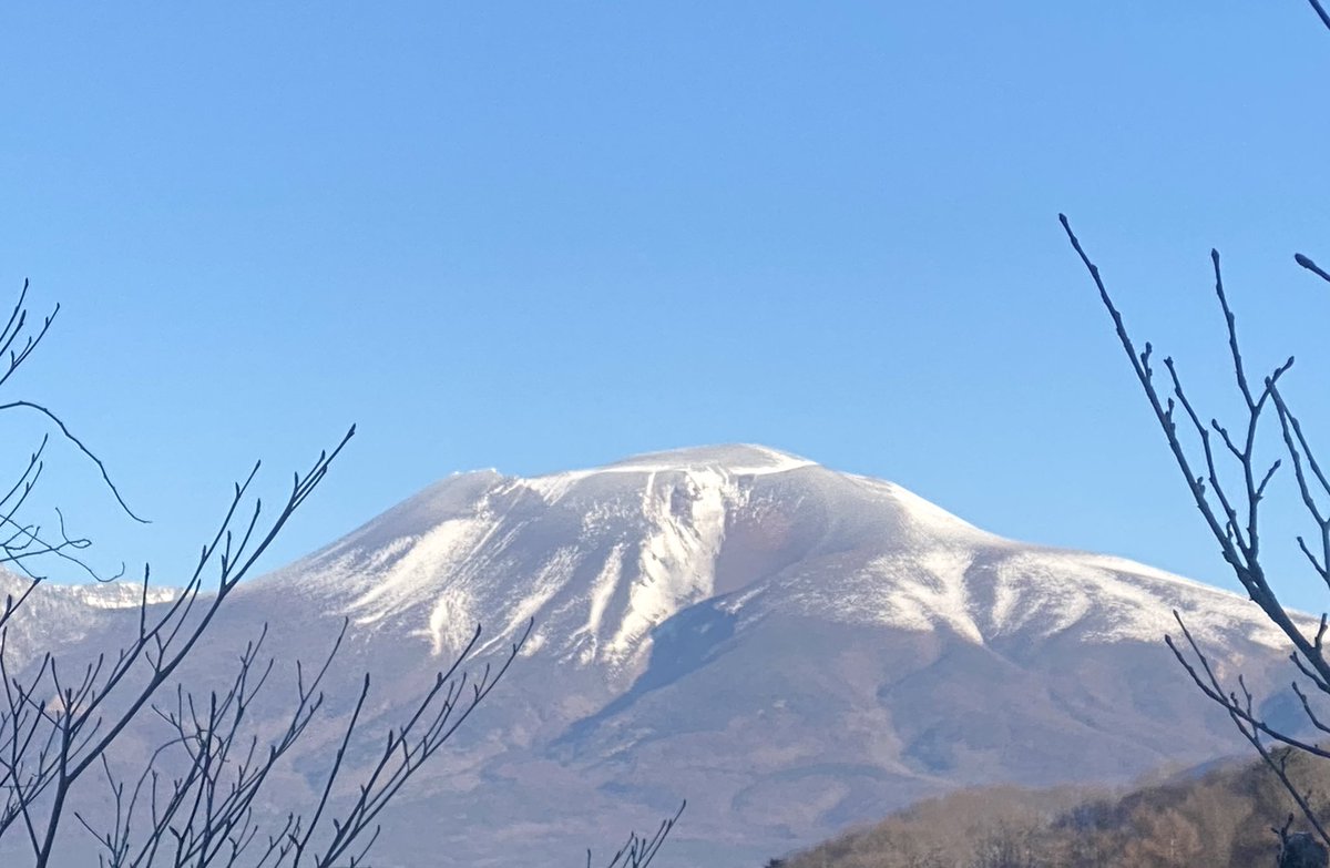 おはようございます♪
すっきりと青空が広がっている今朝の浅間山です。