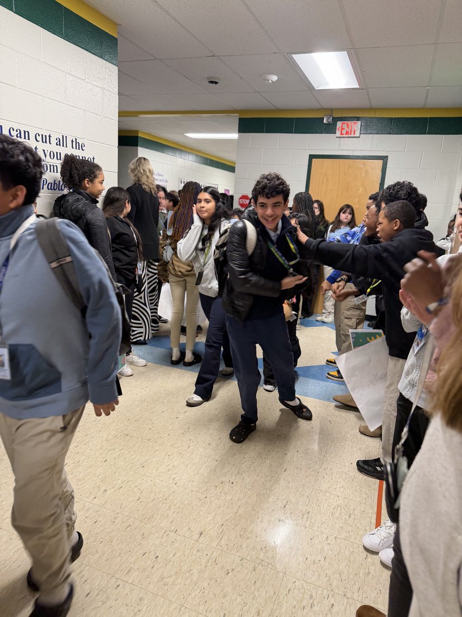 🍪 DOUBLE-STUFFED OREO (a Writing Strategy) was chanted from the halls today, along with Transition Words and encouragement

🫶🏿 We are SO PROUD of how hard our ML Scholars have worked so far on the Access Test AND how supportive their peers have been
