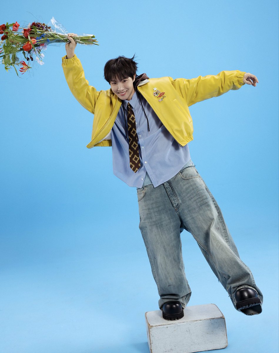 alusiis's tweet photo. @WORLDMUSICAWARD @BTS_twt HAPPY BIRTHDAY J-HOPE!!! OUR HOPE &amp; SUNSHINE #HOBIDAY #HAPPYJHOPEDAY 
#HAPPYBIRTHDAYJHOPE 
#HOBIDREAMS2026 
#WithjhopeAlways 
#AnotherYearOfHope 
#HopeBornToShine 
#HopeBringsSweetDreams 
#제이홉의하루가_사랑으로가득하길 #제이홉_생일복_많이받아 https://t.co/upv4nxKJJI