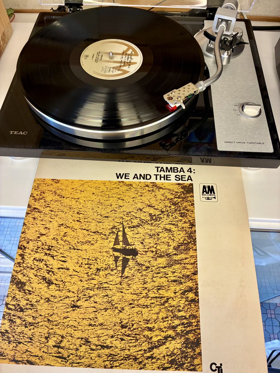 koubokunn's tweet photo. おはようございます🌊
今日も お客様からいただいたレコード 
Tamba 4「We and the Sea」からスタート。海を渡ってくるようなボサノヴァの風に乗って、本日も営業しております💈
 #レコード #Tamba4 #WeAndTheS https://t.co/QmN3nl0AkP