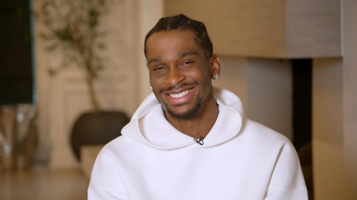 Repoter: “Who do you believe is the best scorer in the league as one of the league’s best scorers yourself”

Shai: “Honestly there’s a lot of great scorers in this league, the first person that comes to mind for me is Luka” 👀

Via <a href="/iamkaelandp/">FooledByNico 🥀</a>