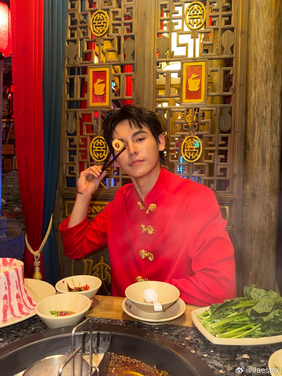 honeyja4698's tweet image. #JaPhachara #จาพชร #TeddyJa #HoneyJa

Weibo update: jaestsx

愿新年胜旧年。
祝大家马到成功，吃好喝好，万事如意。🐴🧧🍊