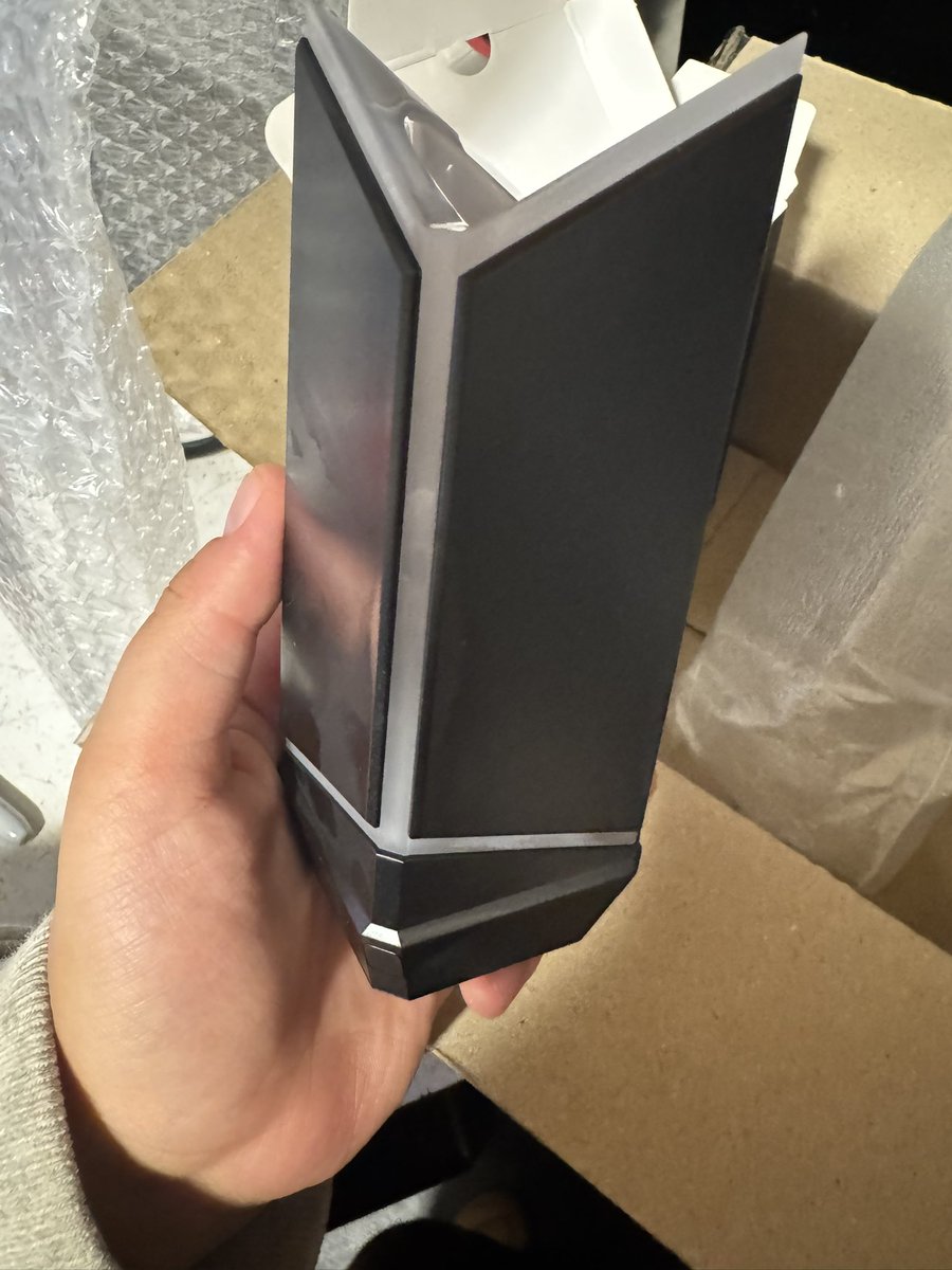 lattejoons's tweet image. she came and she is TINYYY