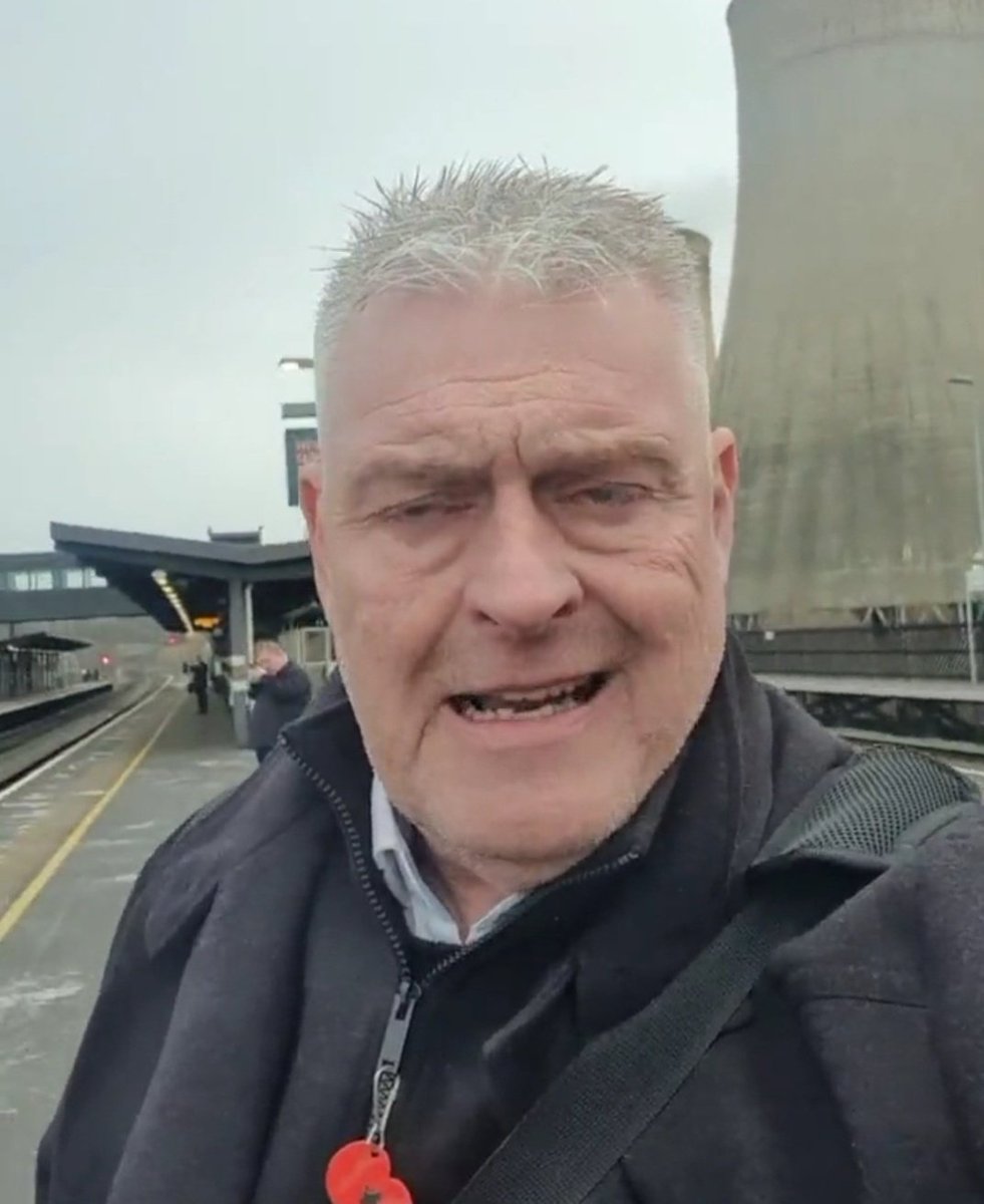 Parody_PM's tweet photo. I considered giving Lee Anderson a Shadow cabinet role but decided that even a pretend job was beyond him. https://t.co/r8zwrcPfZw