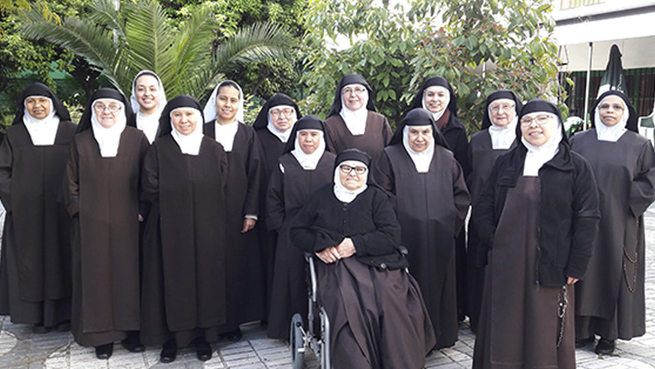 ¿ El ultra derechizado PP VOX también les va a prohibir sus vestidos a estas mujeres ?