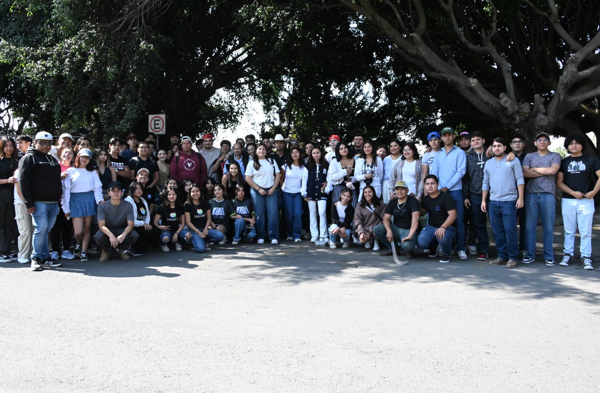 uaemorelos's tweet photo. La FEUM realizó la primera jornada de limpieza en la zona deportiva del Campus Norte.

Estudiantes de diversas facultades participaron en labores de conservación de áreas verdes y pasillos. La iniciativa busca realizarse de forma mensual.

#UAEM #FEUM #CampusNorte https://t.co/mUTgEdHrwK