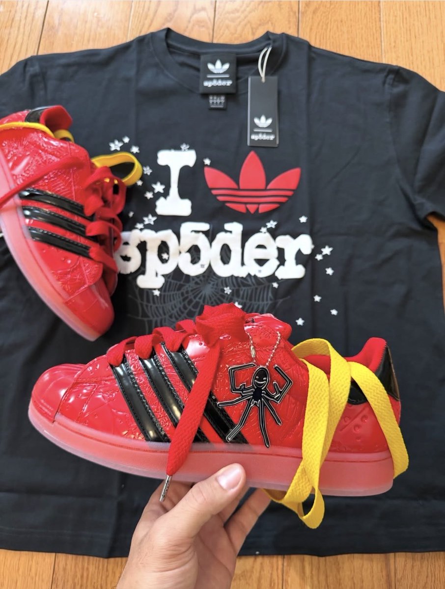Ovrnundr's tweet photo. SP5DER x adidas Tee 👀 https://t.co/vZVjzjAQEs