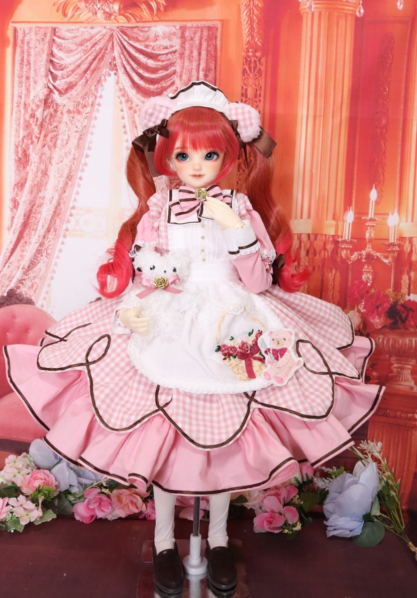 今週金曜日21時半から姫りんごウィッグ様コラボのドレスをヤフオク出品