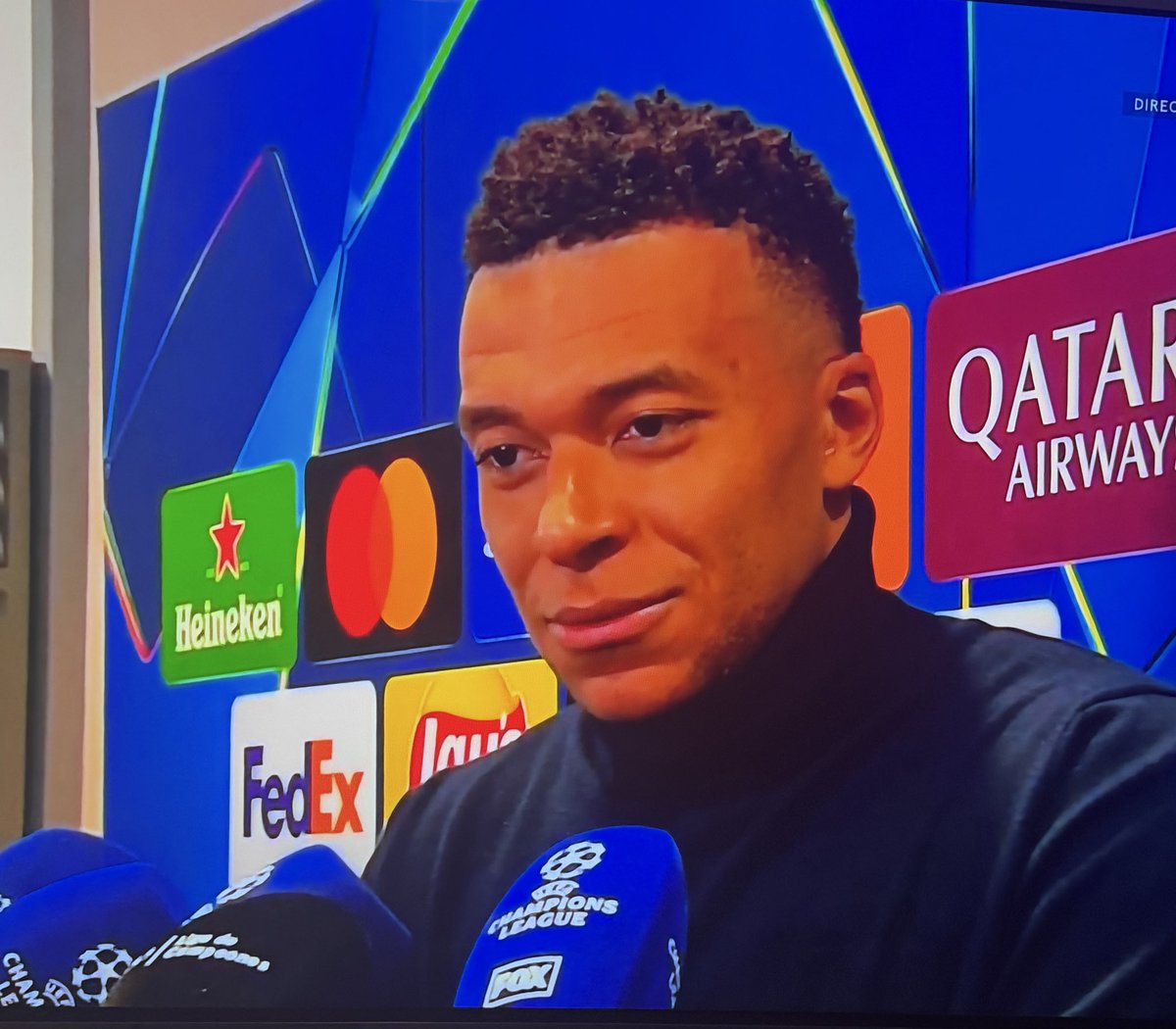 trunksRM7's tweet photo. MBAPPE: "personalmente le pregunte a Vinicius que quería hacer, si nos teníamos que ir. Nos íbamos a ir del campo todos juntos como equipo"..

HONOR. https://t.co/fwVQFgwraD