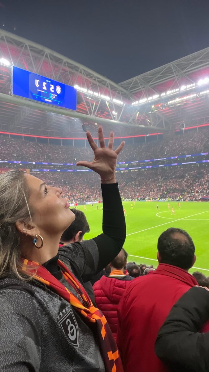 Canımdan ötesin 💛♥️ İyi ki Galatasaray’lıyım! Mutluluk gözyaşlarımız hiç dinmesin🥂
