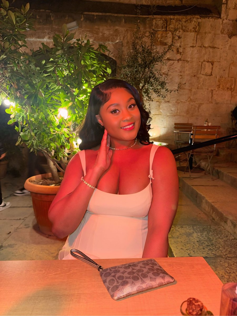 Lena🥰 tweet media