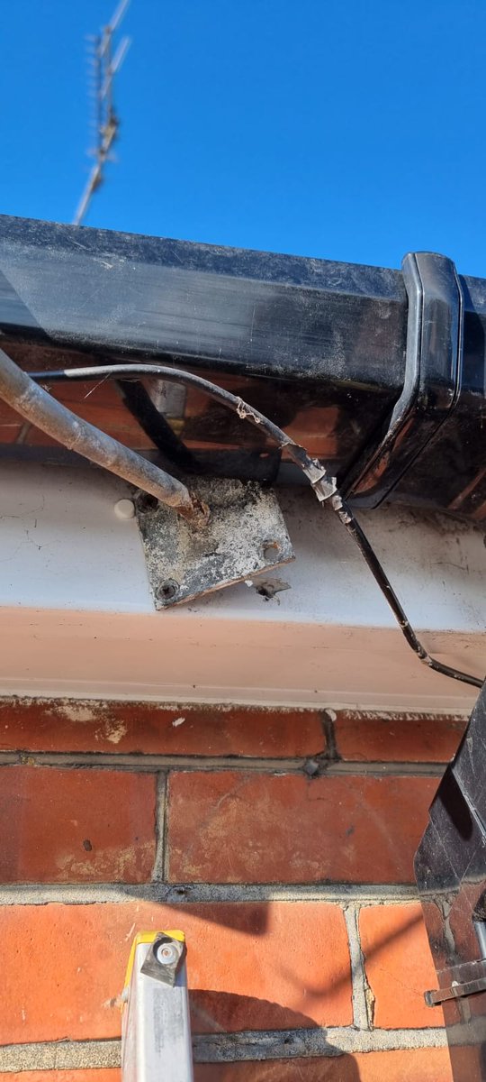 Akairconditioning tweet media