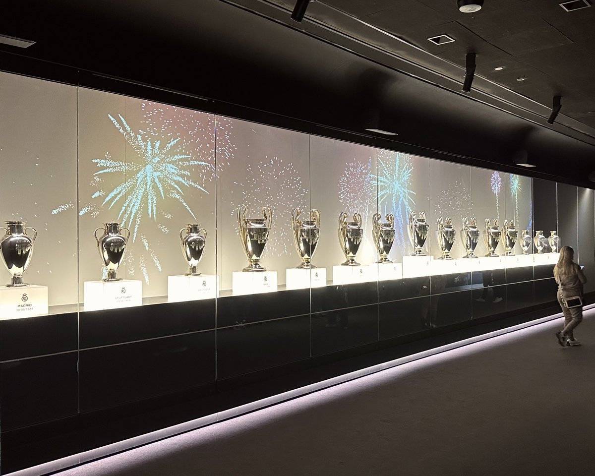 FPL_sieltam's tweet image. Ketika foto ngasal tp lo di Santiago Bernabéu, Madrid