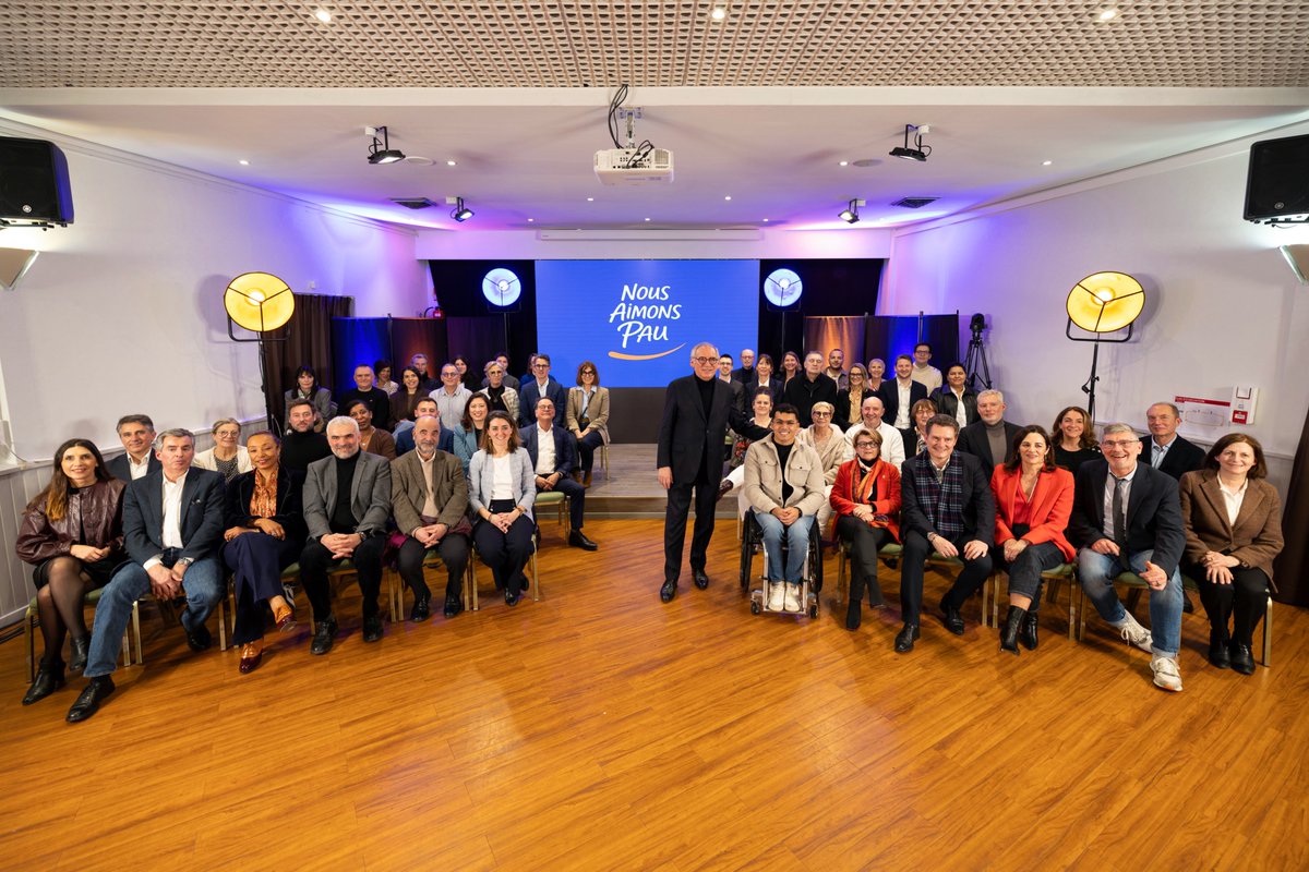 François Bayrou tweet media