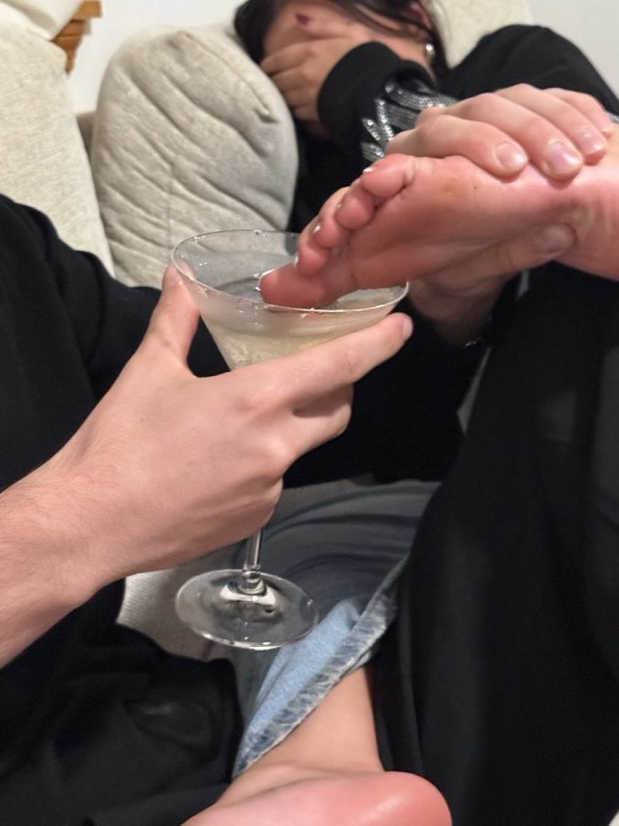 Tú y yo. Piénsalo. 

[Enviar a todas]