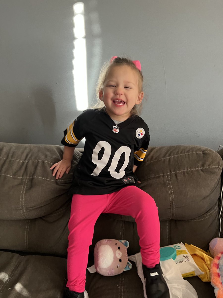 tifffanyrb's tweet photo. @JJWatt For reference, this is her 💕 @_TJWatt https://t.co/v8ai21vkCl