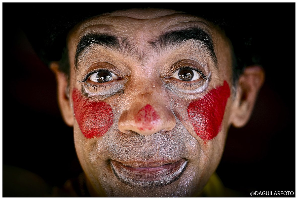 Tarde de Circo. La Habana, Cuba. #book #Portrait #circus #circo #circuslife PIX📷DA