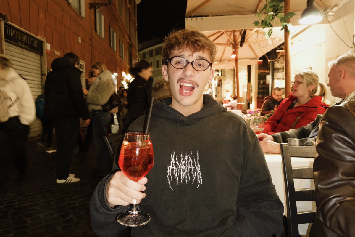 Olivia Rodrigo’s son tweet media