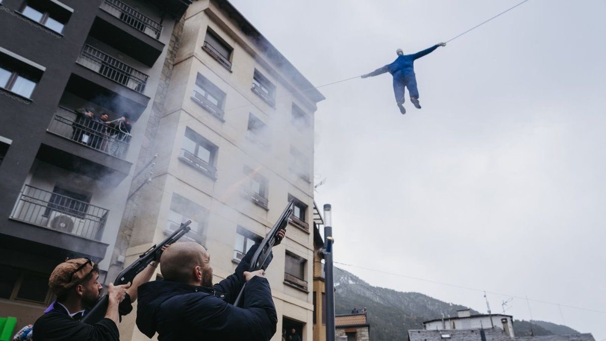 wallstwolverine's tweet image. Polémica en el Carnaval de Encamp tras las quejas de la comunidad judía en Andorra por esta representación.