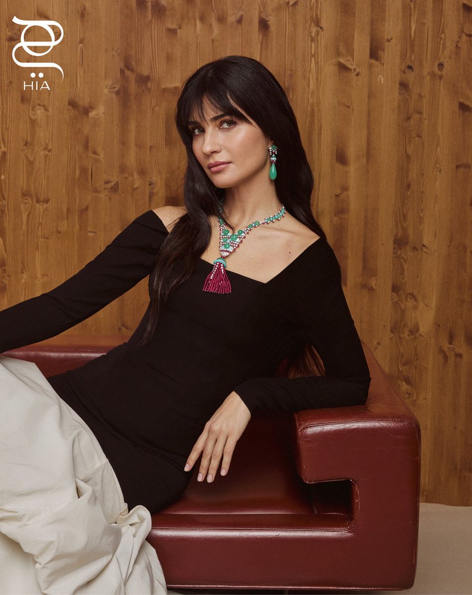 Realmente domina cada toma 📸🔥😘
#TubaBüyüküstün #HiaMag