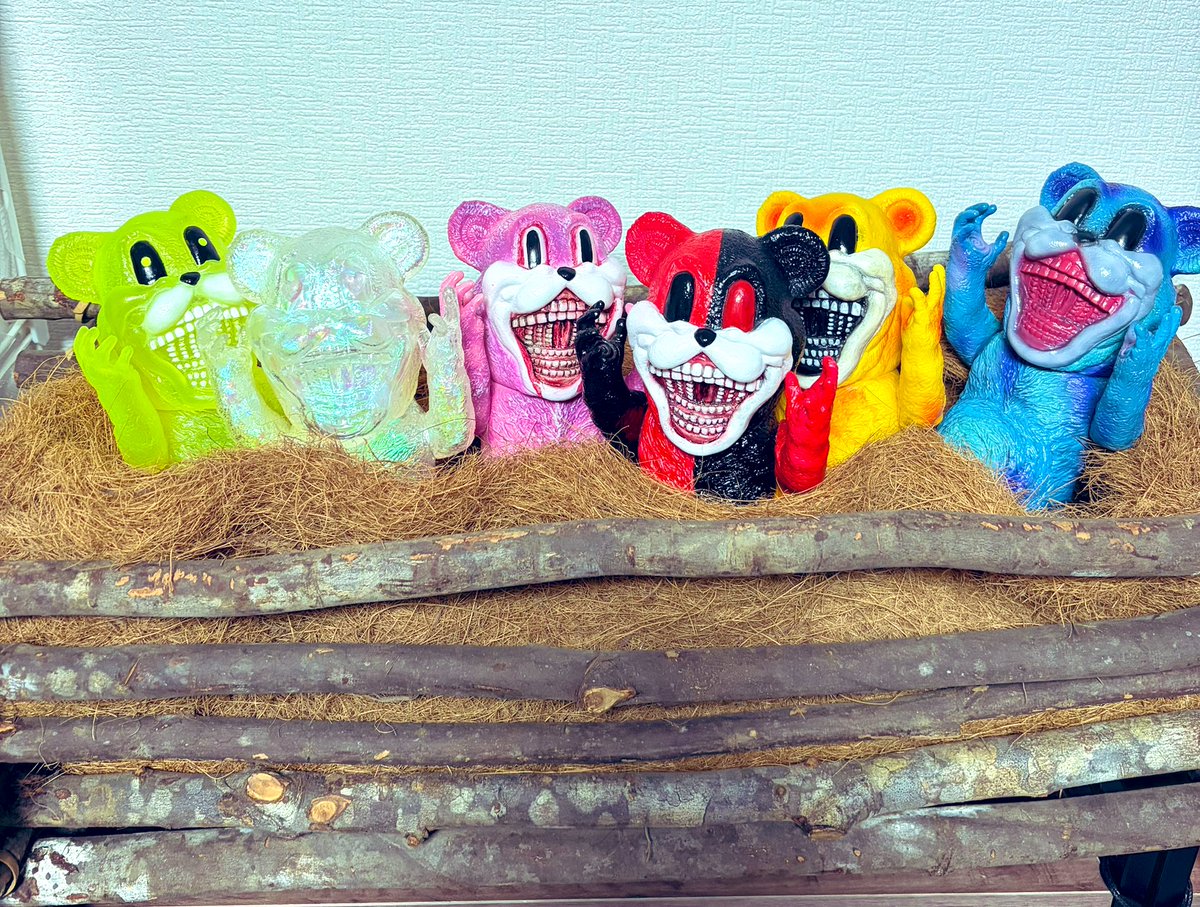 新しい寝床がキタぁあああー！！ ぬっくぬくだぁああああー！！ #暗黒