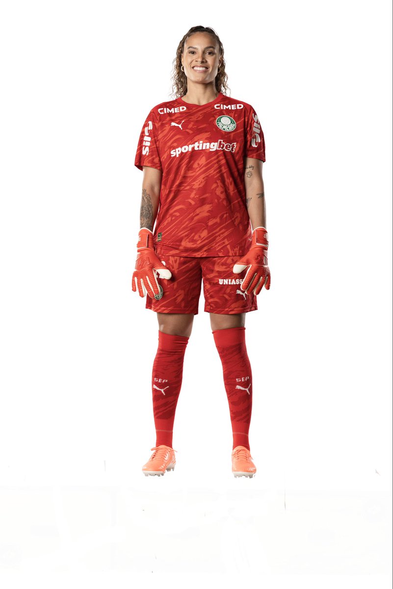 N_Honegger's tweet photo. Media Day 📸✨
Esse uniforme tá lindo demais, né? 😍❤️

De 0 a 10, qual nota vocês dão? 👀👇 https://t.co/xmUR3CLnKj