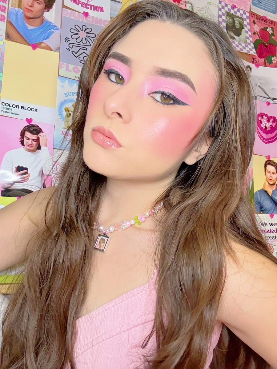strawkeerydjo's tweet photo. Do y'all like my djecklace 💕 https://t.co/Sxnd8hNYI1