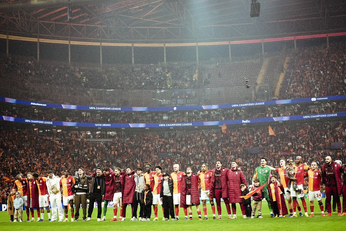 🦁 İyi geceler #Galatasaray ailesi! 🌃