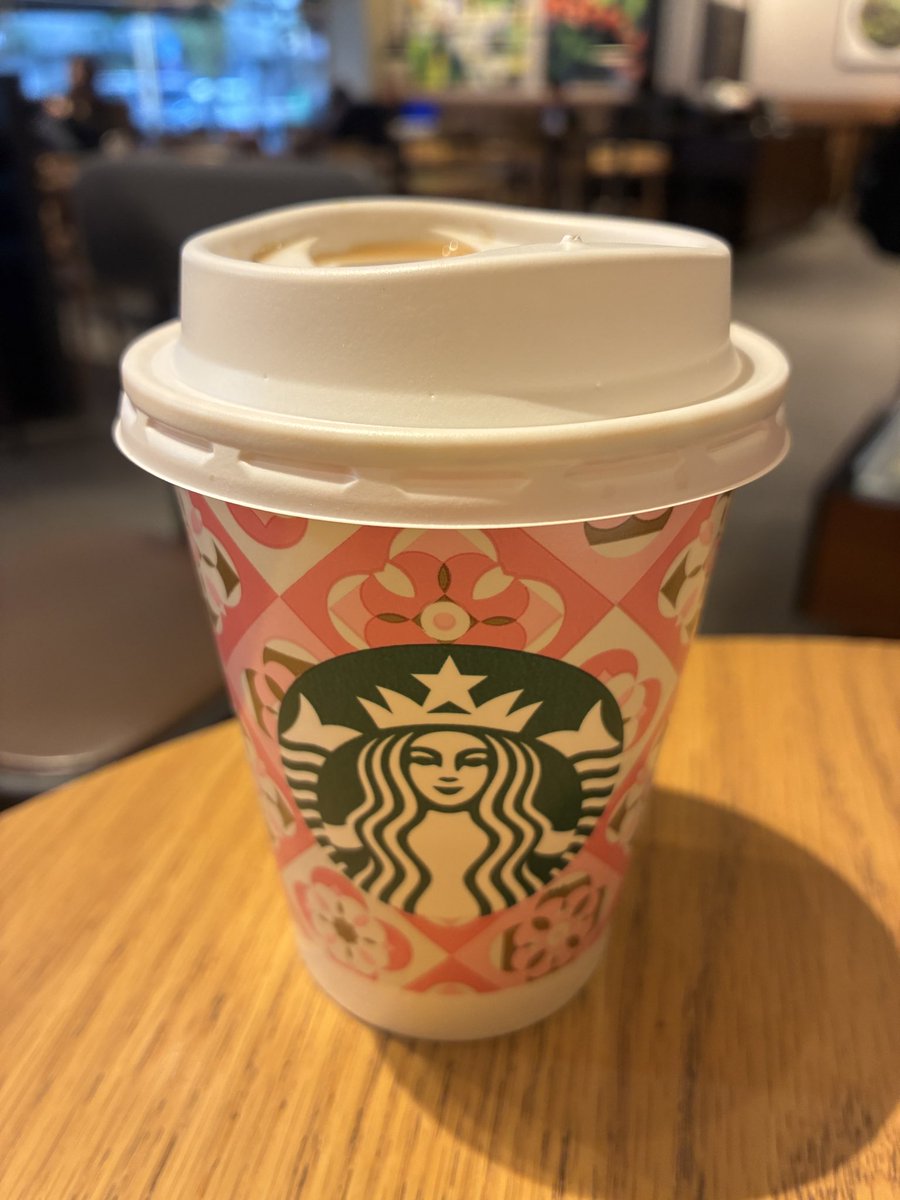 tom_murata's tweet photo. #朝からスタバで準備中 https://t.co/mGsnddRERH