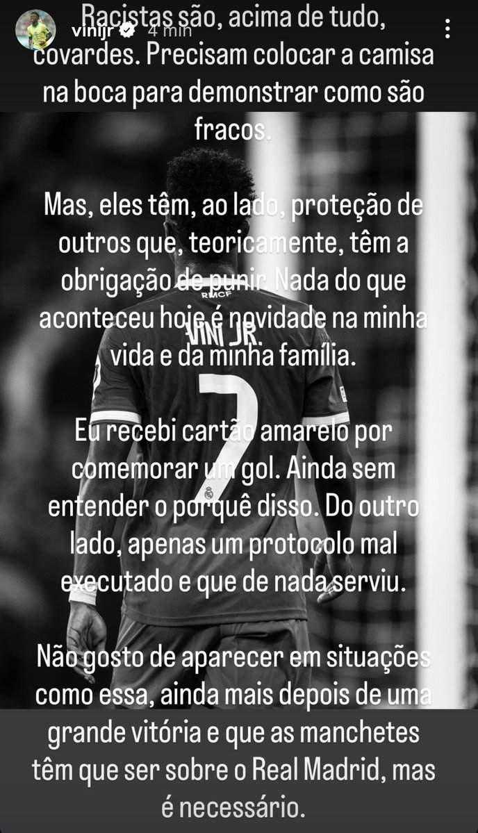 AdriRM33's tweet image. 🗣️ Vinícius: "Los racistas son, ante todo, cobardes. Necesitan taparse la boca con la camisa para demostrar su debilidad.

Pero cuentan, además, con la protección de otros que, en teoría, tienen la obligación de castigar. Nada de lo ocurrido aquí fue nuevo en mi vida ni en la de