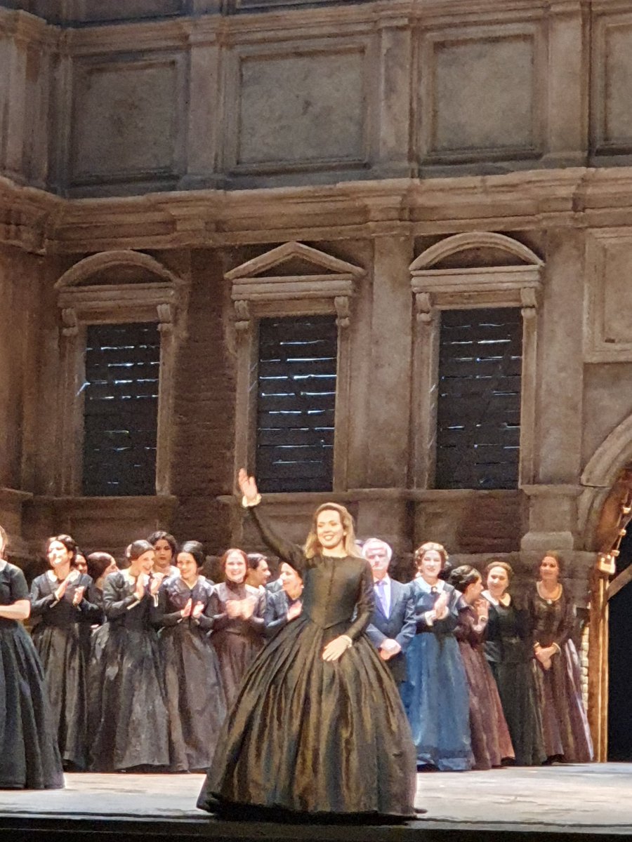 j_boso's tweet photo. #Norma au @RegioParma, quelle soirée ! #VasilisaBerzhanskaya fait ce qu'elle veut de sa voix : elle est divine dans ce rôle. Très grand bravo aussi à #DmitryKorchak, @LeporeCarlo, #MariaLauraIacobellis, A. DellaCroce, F. Congiu, chœur excellent, dirigés par @PalumboRenato https://t.co/axdtUFqKca