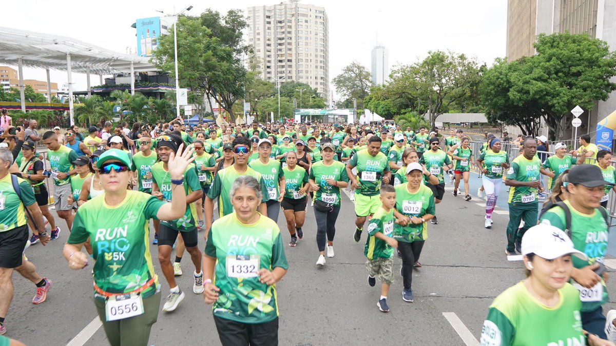 ALEXCAMINA's tweet photo. La información que circula en redes sociales  está faltando a la verdad. 

Las cifras que han mencionado sobre las carreras organizadas por la @SecDeporteCali no corresponden a la realidad. Aquí están los datos oficiales y verificables 👇 https://t.co/71dXsGn7js