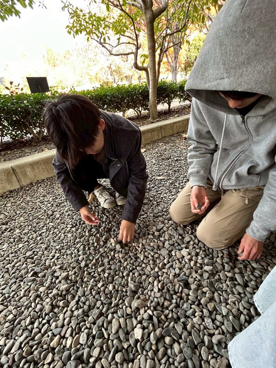 biripel_al's tweet photo. 【 出演バンド⑧ 】

メメント
.

ーあなたの記憶に残りますー

メメントならではのやさしく美しいハーモニーで、みなさんの心に残る一瞬を届け��す。

.
にじいろ/絢香
蝶々結び/Aimer
.
#biripel #アカペラ  #アカペラサークル  #岡山  #AL #AnotherLive #岡山大学  #ノートルダム清心女子大学 https://t.co/0LUOuB9bQY