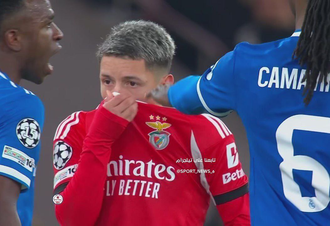 🚨🚨🚨🚨🗣 فالفيردي:

لم يكن فينيسيوس وحده من سمعها، بل جميع لاعبينا الذين كانوا بالقرب من بريستياني سمعوها.

لقد قال كلمة سيئة جدًا… كلمة حقيرة ومقززة.