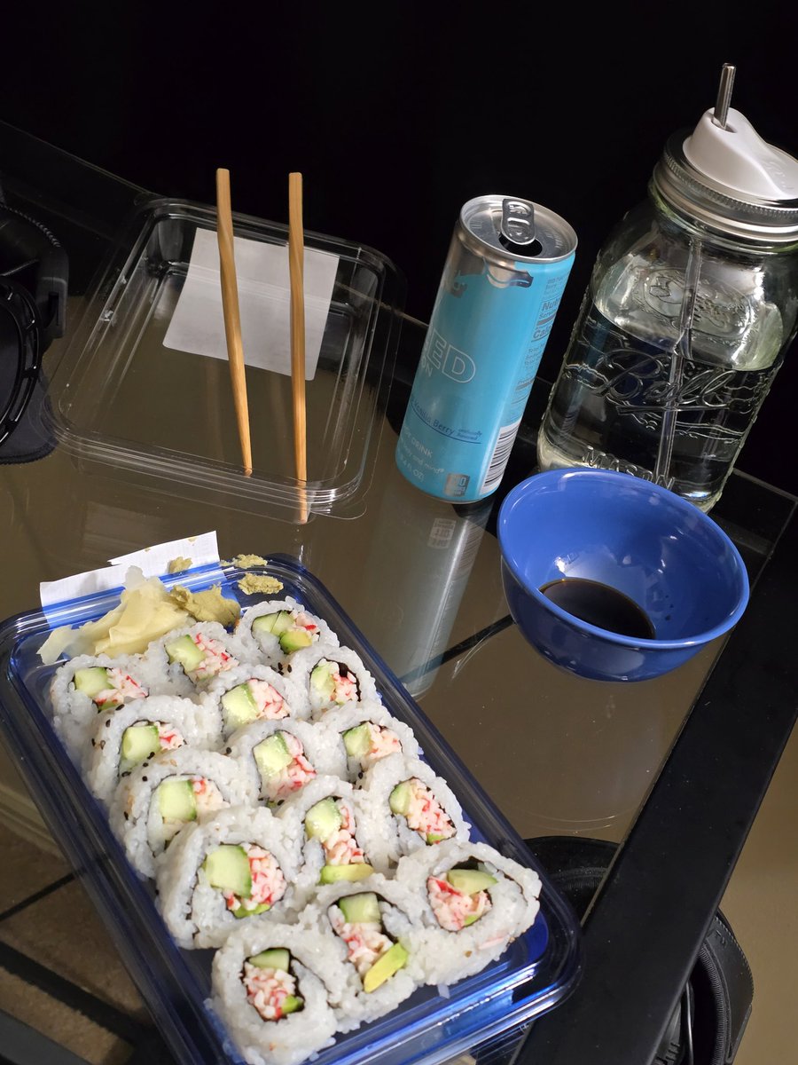 DaFives's tweet image. My hair tie meal