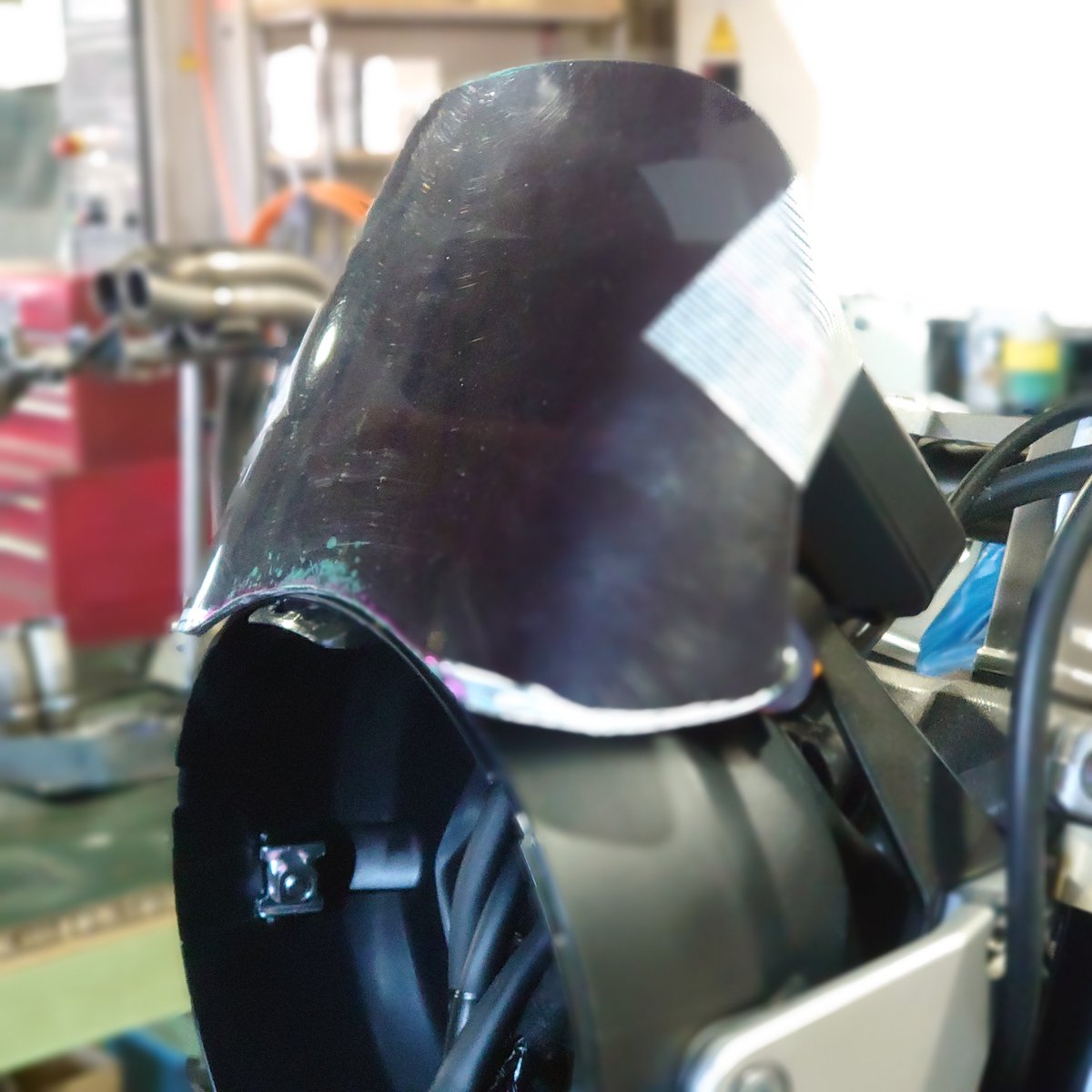 毎度です。

今朝のCB1000Fです。

写真はショートスクリーンのサンプルです。

とりあえず3Dプリンターでスクリーンのステーを作りました。

完成すればいい感じになるでしょう！

本日もよろしくお願いいたします。