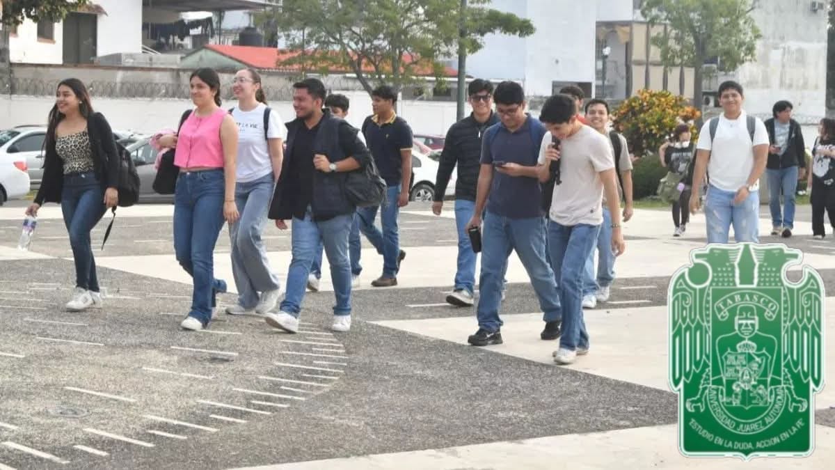 LaDenuncia_Tab's tweet image. #UltimaHora📢
Fallece Fátima, la estudiante de la @UJAT que denunció #Bullying, y que fue ignorada por las autoridades, y puso fin a su vida arrojándose de un edificio en la propia Universidad para dejar un testimonio desgarrador de lo que puede causar este maltrato.